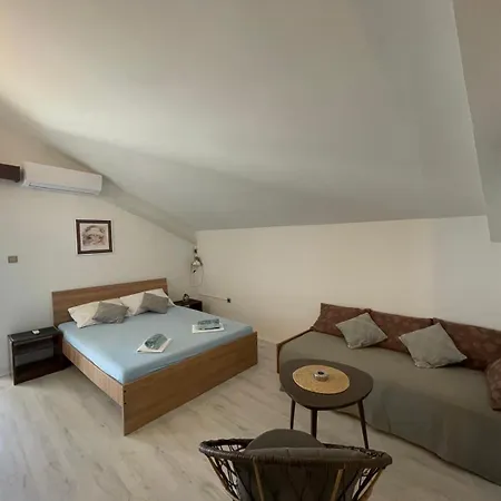 Cvita Apartment *