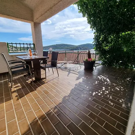 Cvita Apartment Tisno